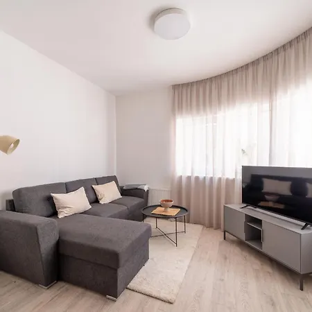 Pb10 - Serviced In Embassy District By Innorental Apartment Riga